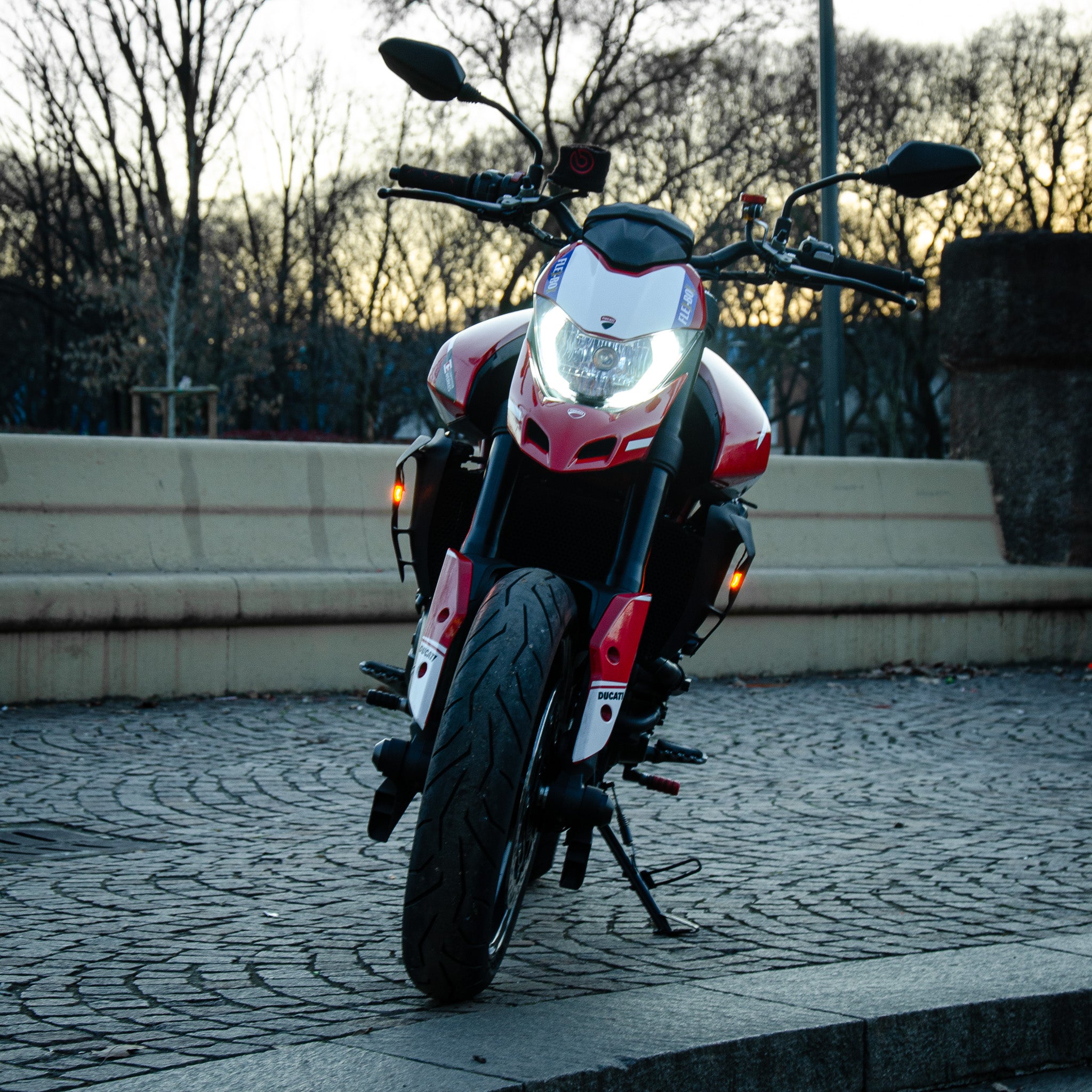 SIDE WINGS CON LUCI FRECCE ANTERIORI HYPERMOTARD 950